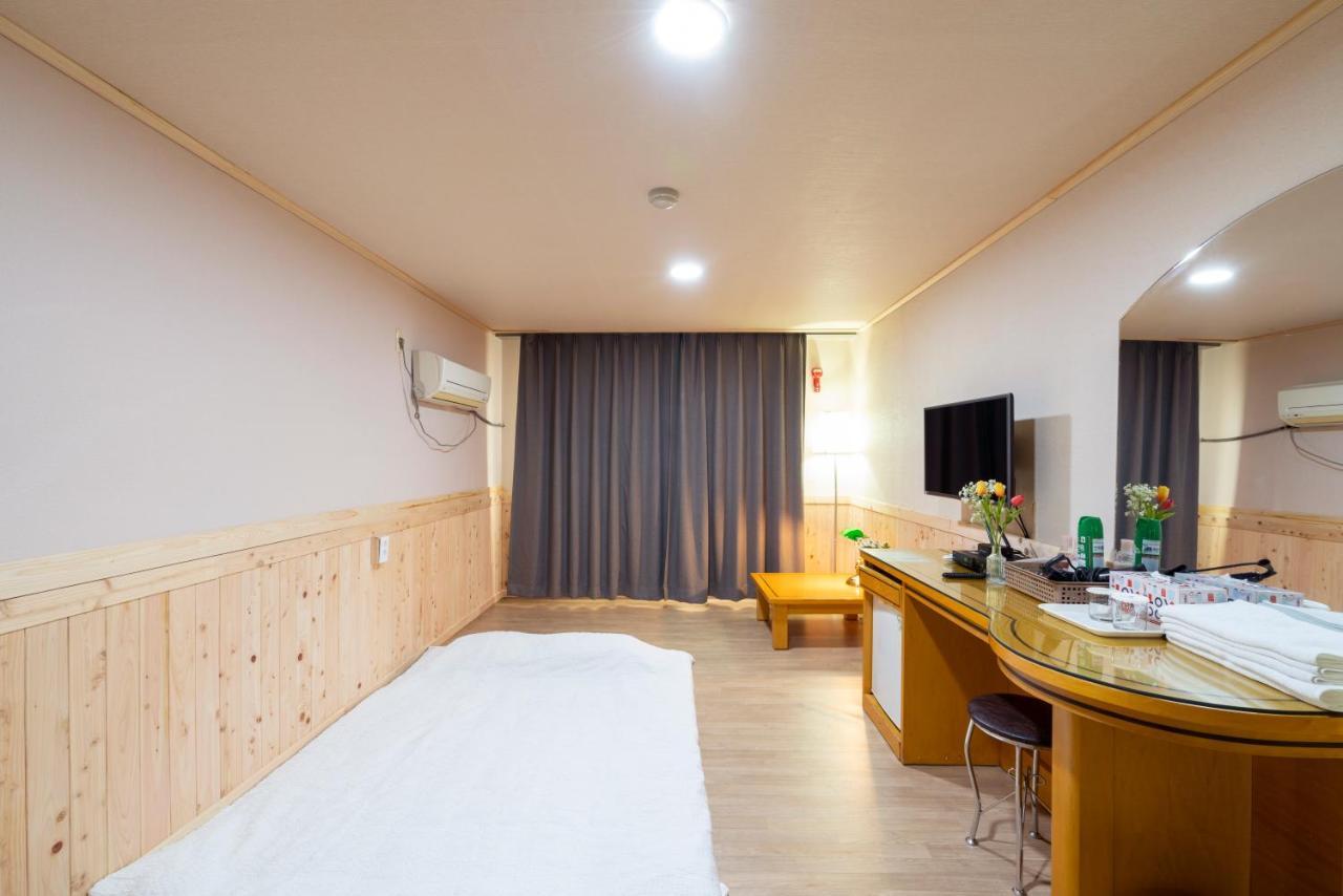 New Jeju Hotel Exteriör bild