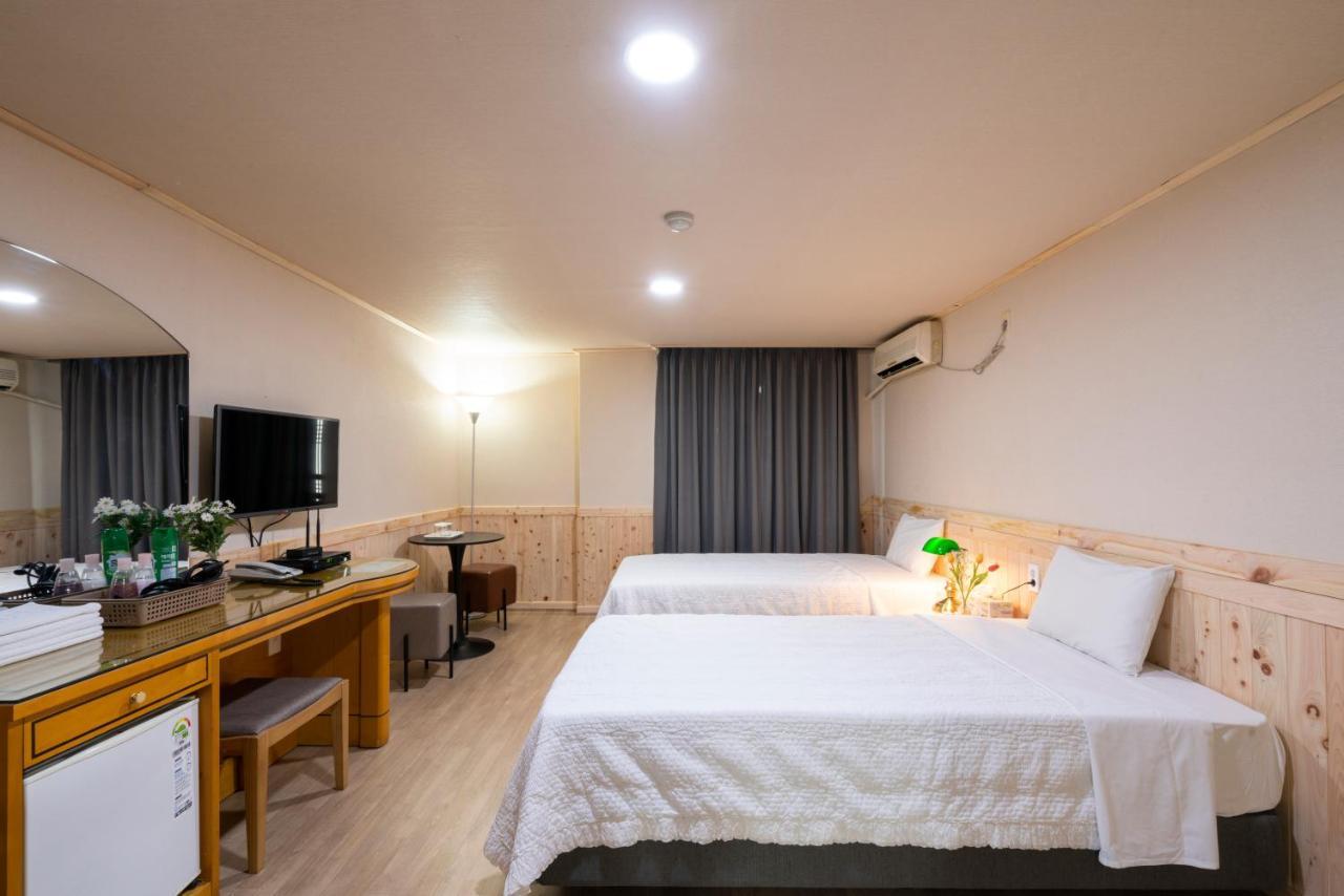 New Jeju Hotel Exteriör bild